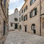 The Art Republic, Old Town